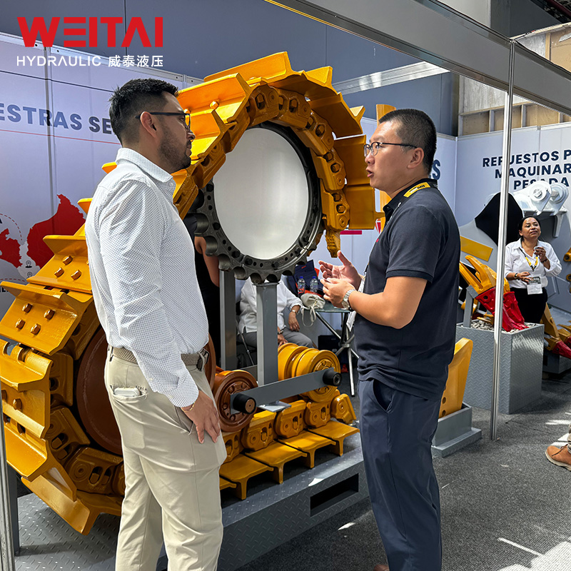 hydraulic tilting coupler hydraulic tilting coupler.jpg